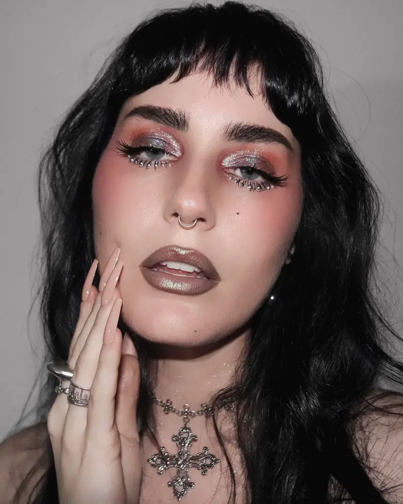 25 Goth Makeup Ideas: From Subtle to Glamorous Looks