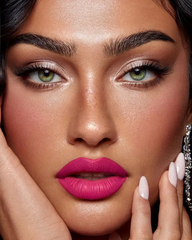 25 Hot Pink Lipstick Ideas: Bold Shades and Makeup Looks for Every Occasion