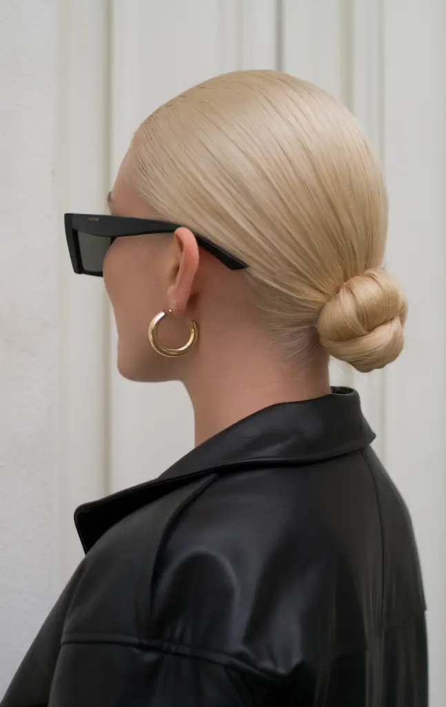Best Spring Bun Hairstyles 2025 – Sleek, Messy, Low, Curly & Braided ...